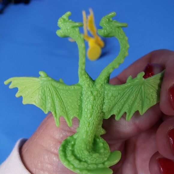 Neon Cake Toppers How to Train Your Dragon Lot of 4 Mini Figures Toys - Picture 5 of 9